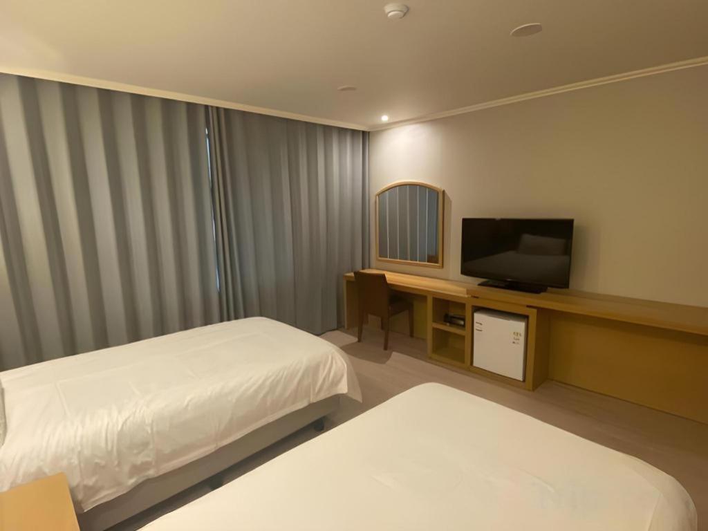 Emerald Hotel Csedzsu Kültér fotó