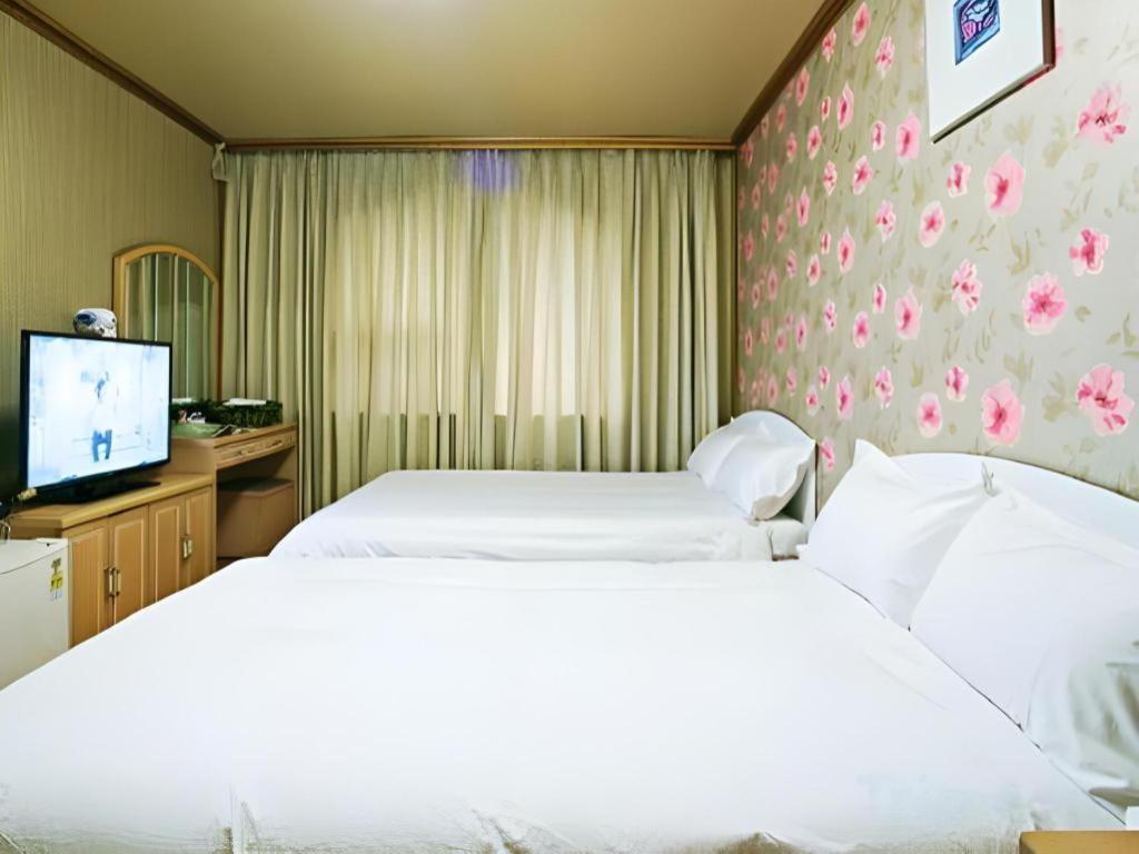 Emerald Hotel Csedzsu Kültér fotó