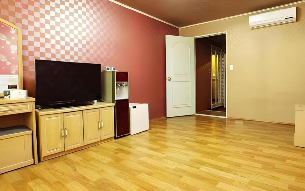 Emerald Hotel Csedzsu Kültér fotó